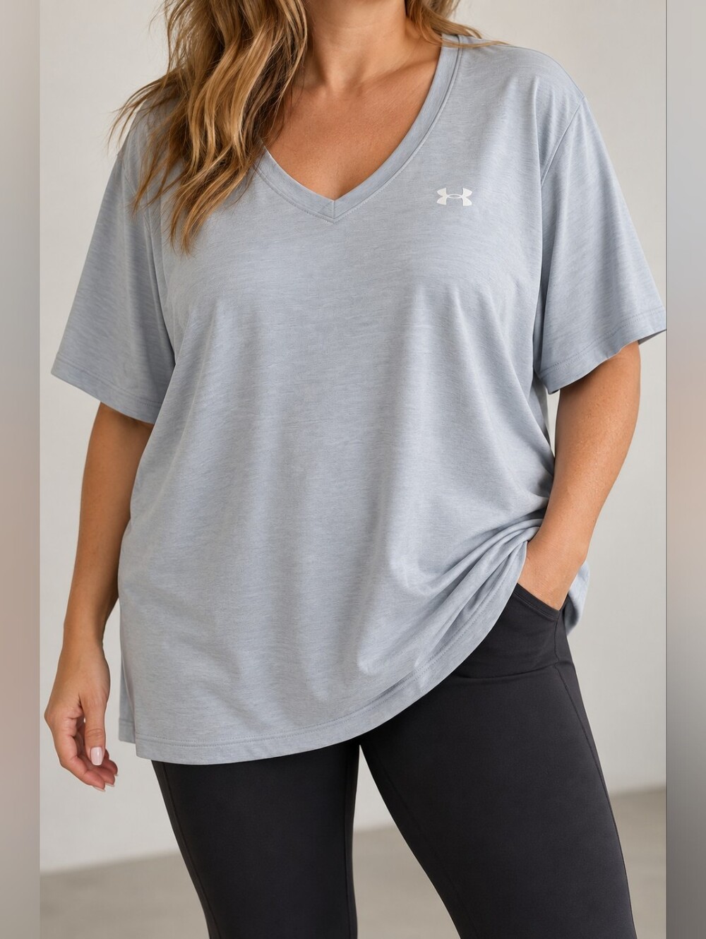Under Armour Women’s Tech V-Neck Short Sleeve T-Shirt Light Blue Size 2X